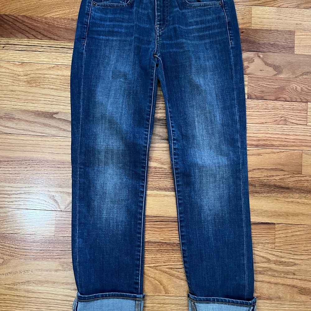 Blue Cropped Ankle Jeans with Cuffed Hem